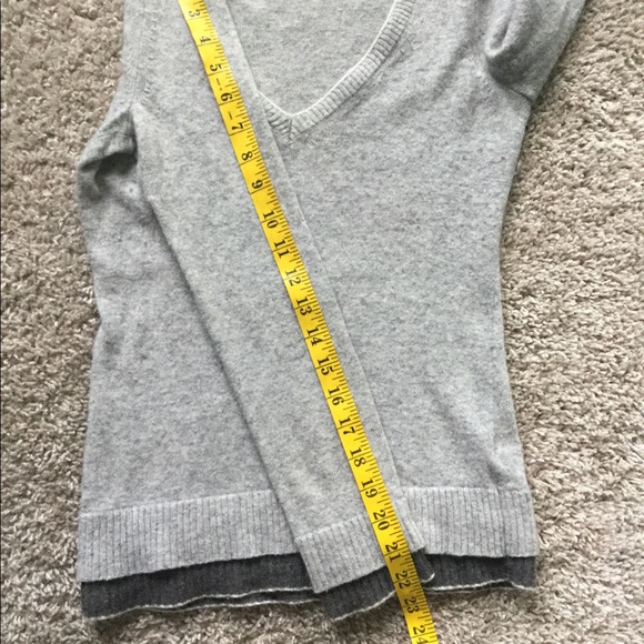 Banana Republic Sweater - Picture 5 of 8